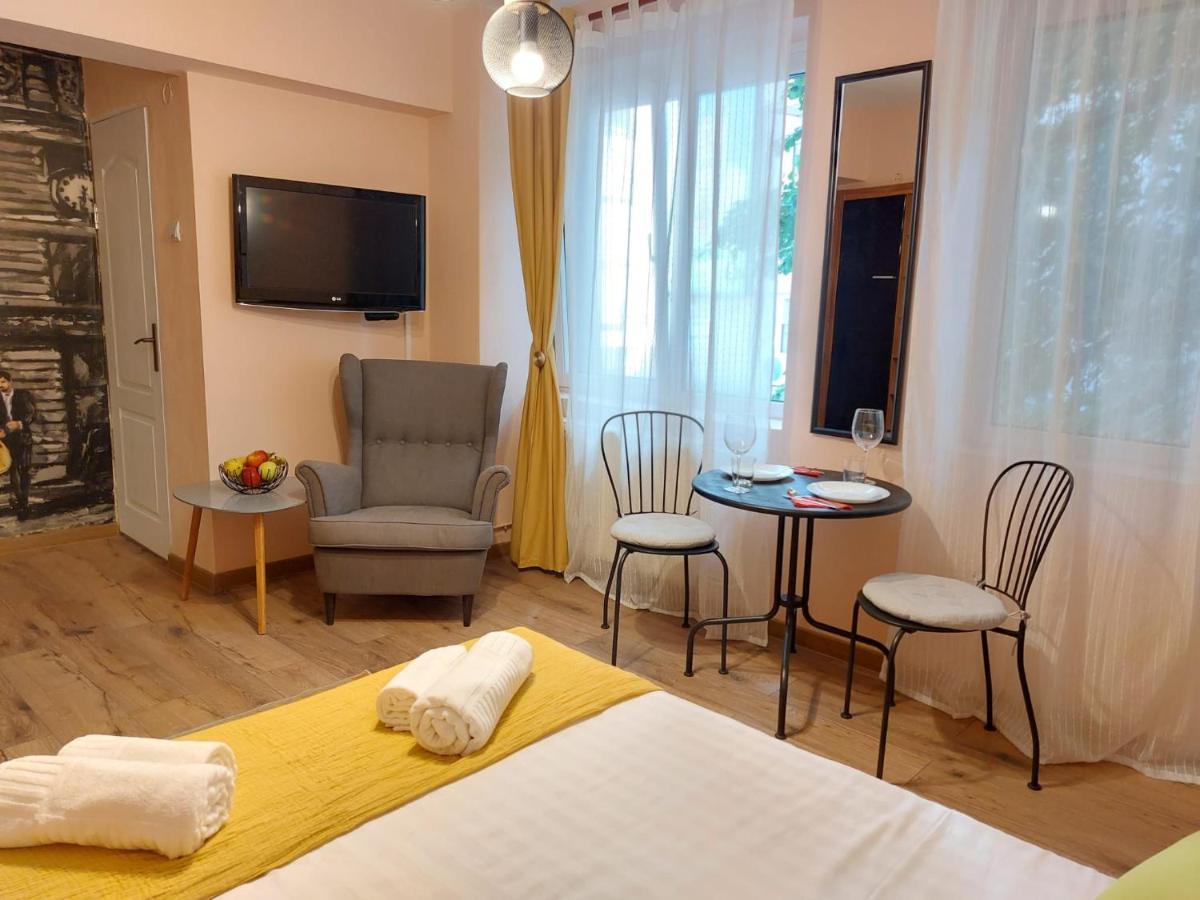 Laroka House Cosy Studio Universitate Бухарест Экстерьер фото