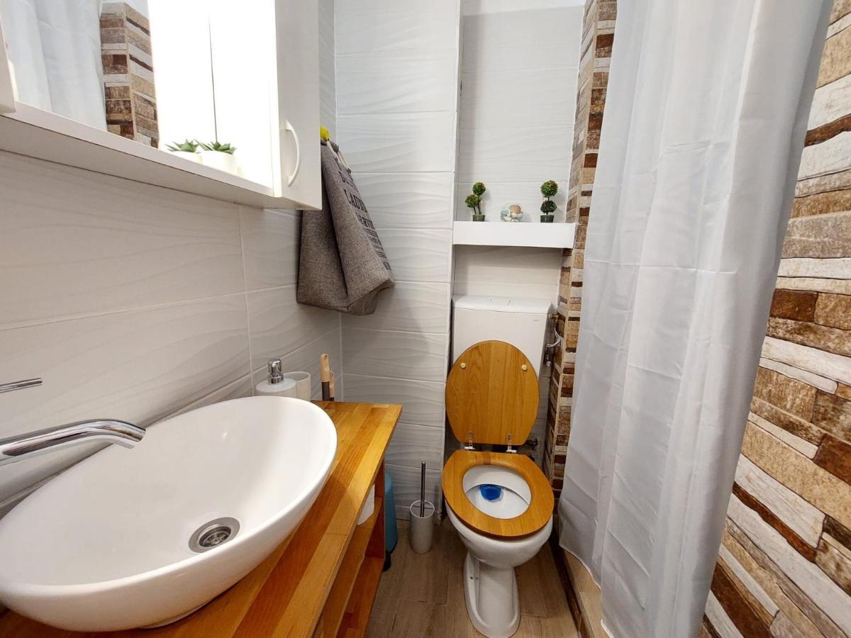 Laroka House Cosy Studio Universitate Бухарест Экстерьер фото